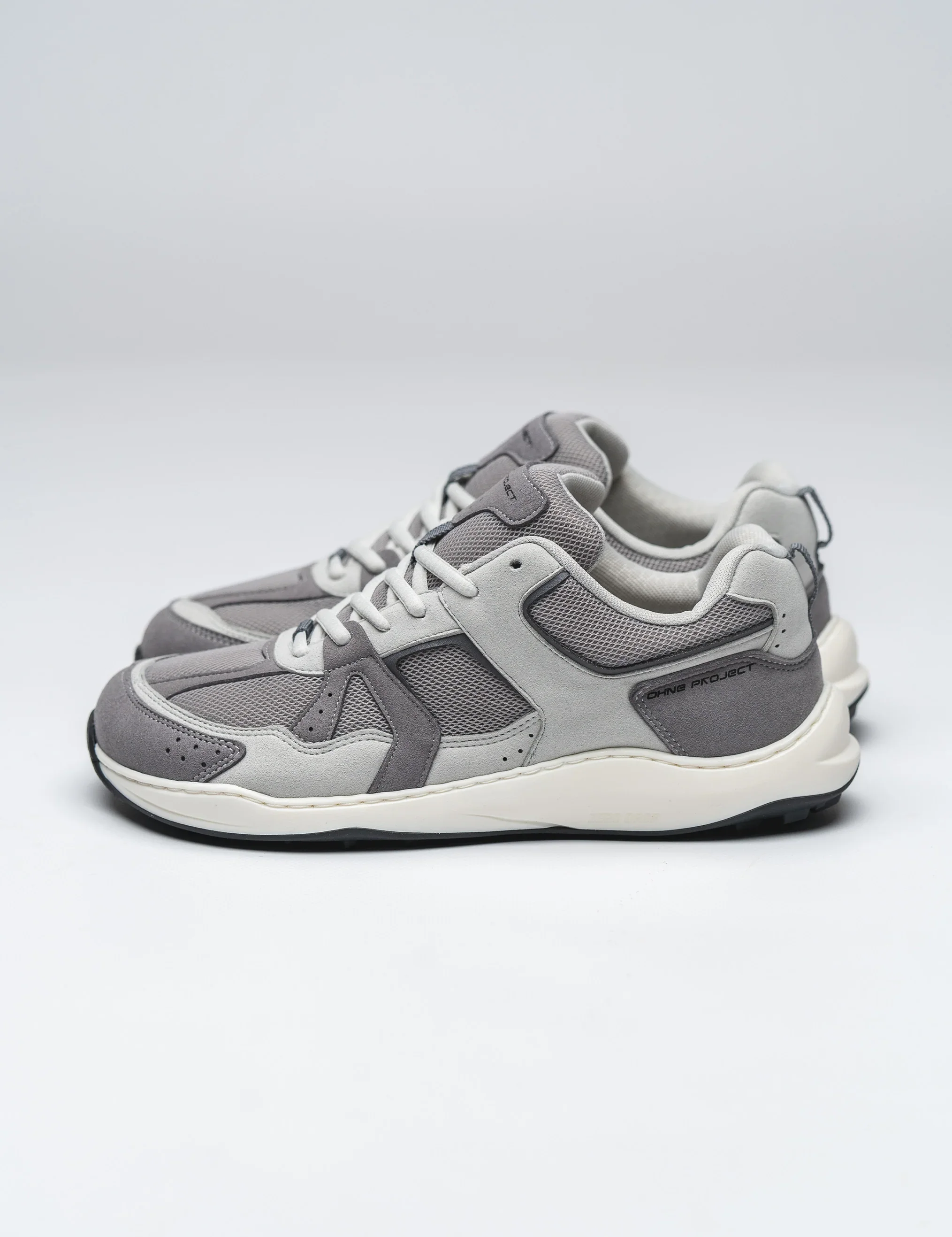 BAREFOOT SNEAKER RETRO RUN SMOKE