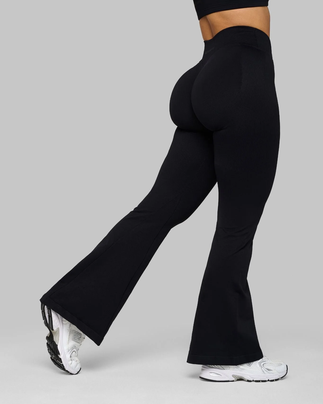 Elevate V-Waist Flared Leggings | Night Black