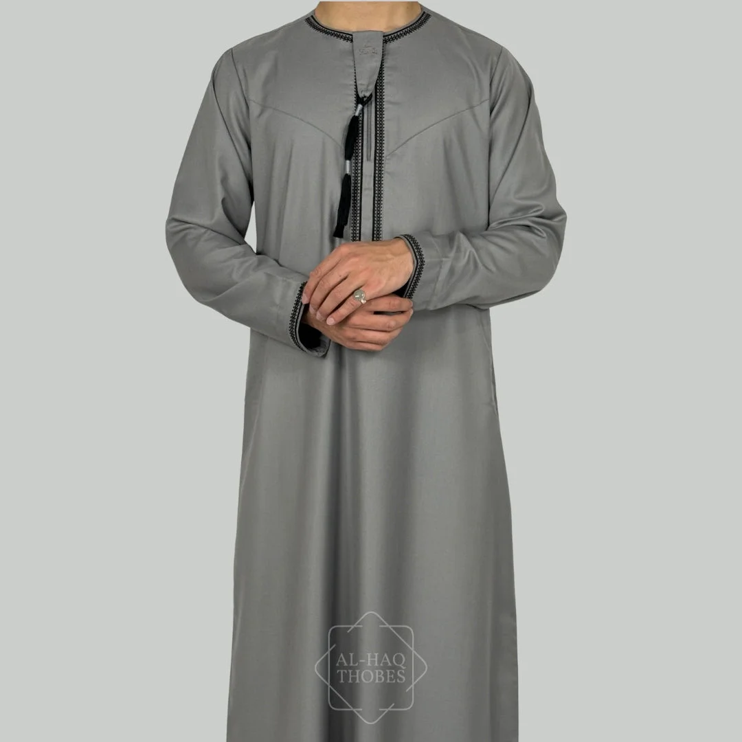 Luxury Grey & Black Omani Thobe