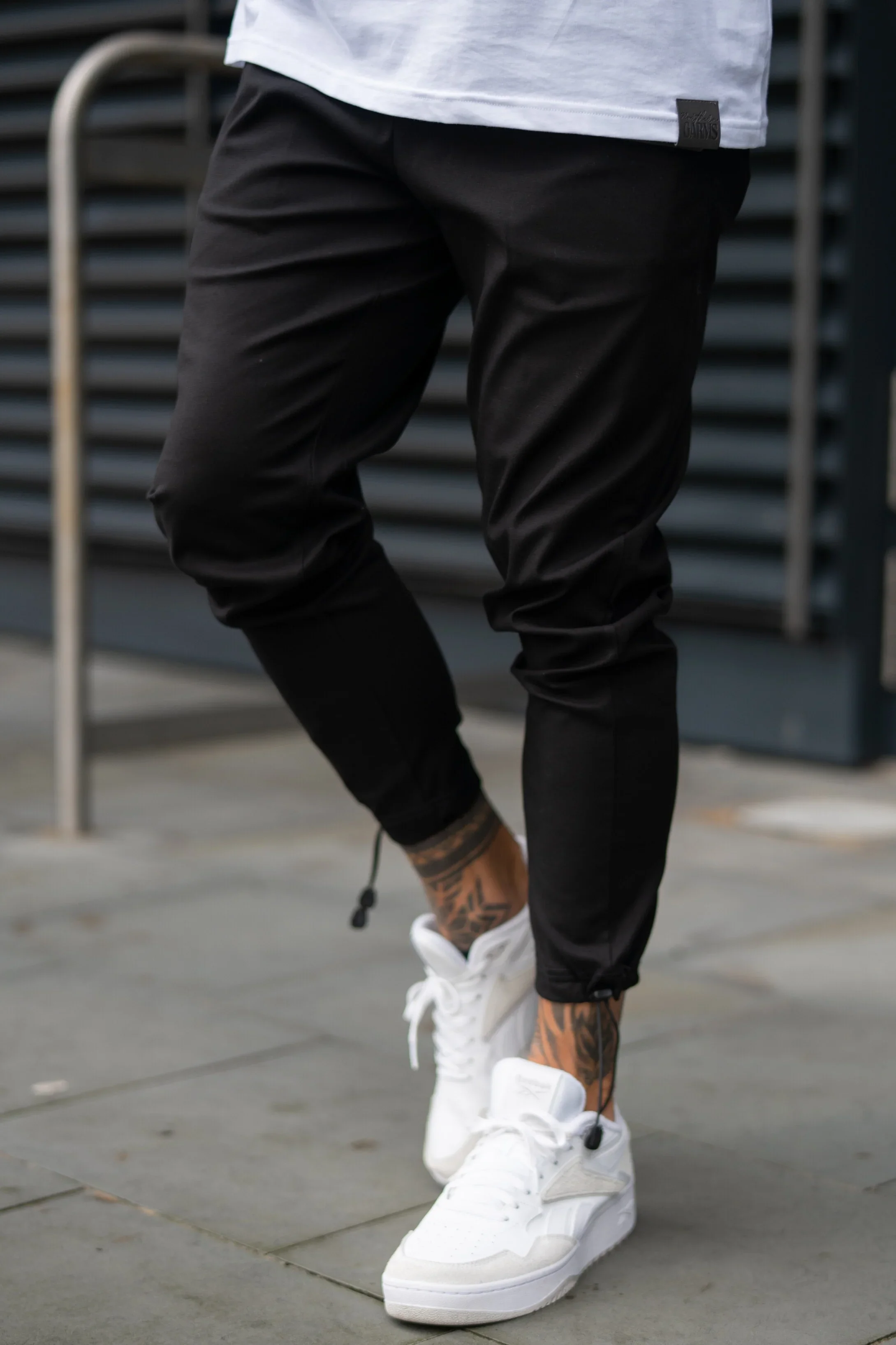 VANTAGE TROUSERS - BLACK