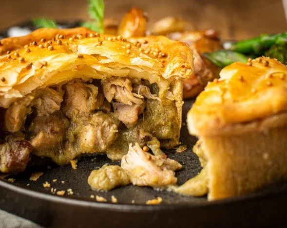 Braised Herb Fed Chicken, Smoked Yorkshire Bacon & Leek Pie (Box of 6 x 250g)