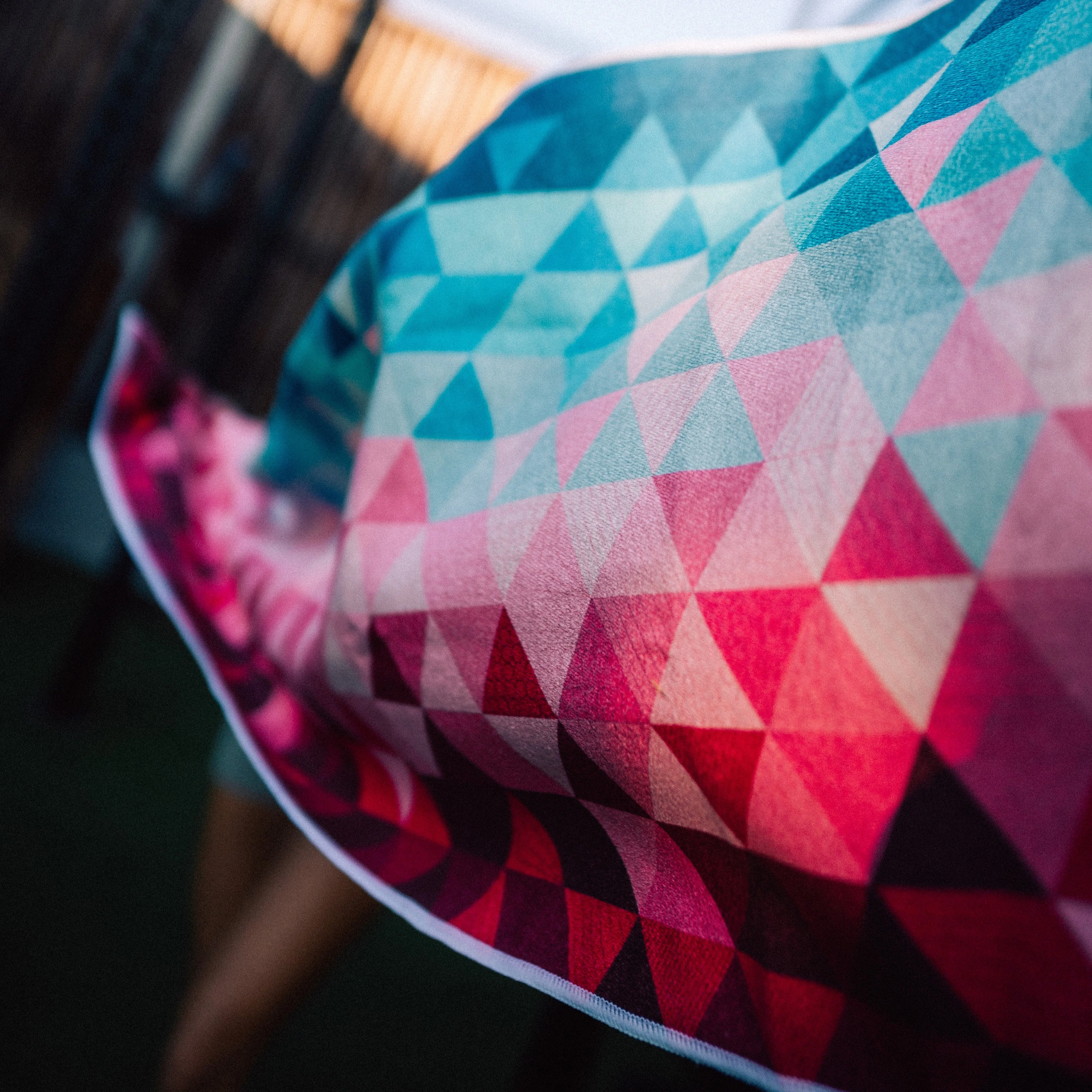 Sporthandtuch mit Magnet & Zipper-Tasche