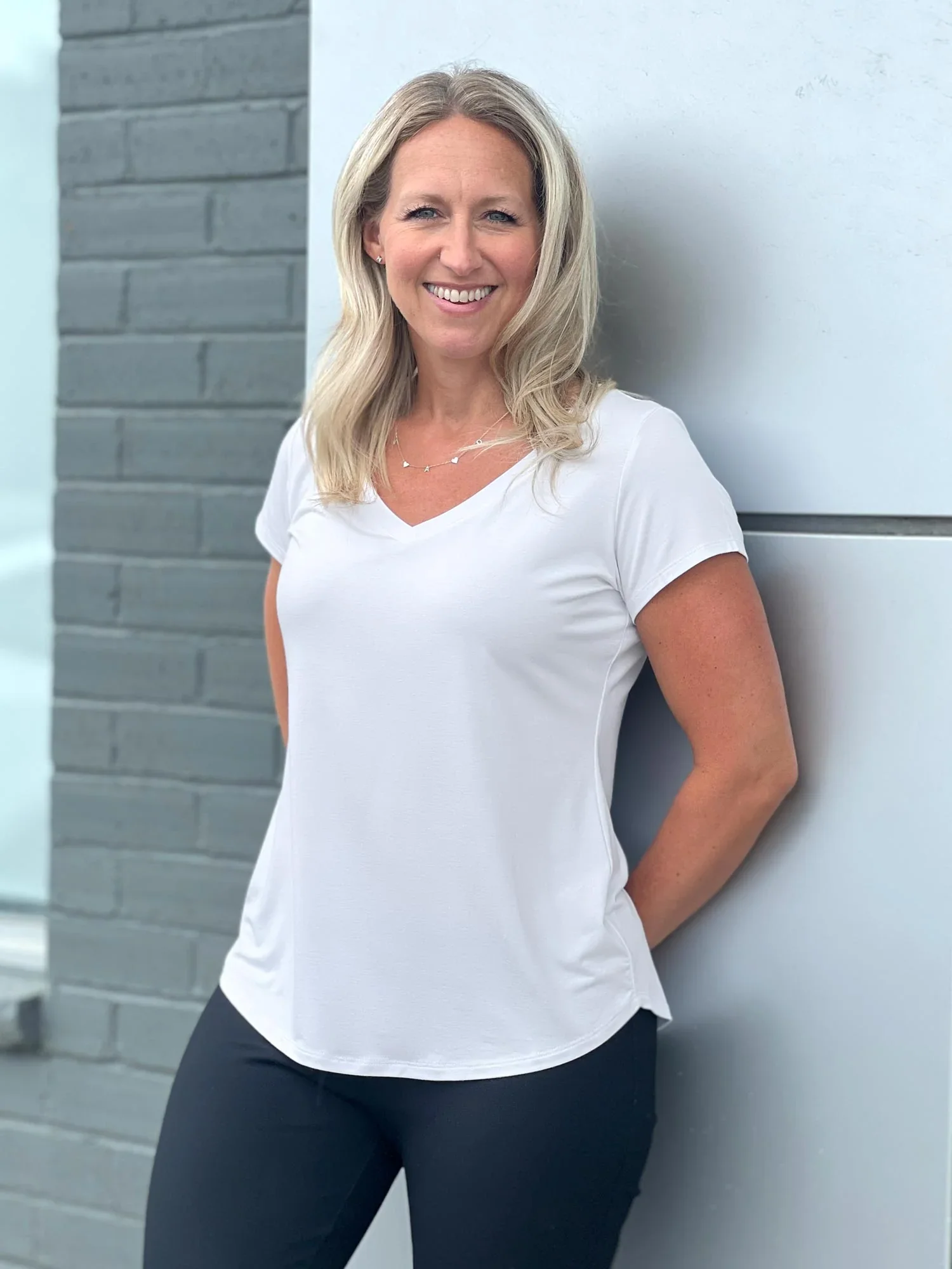 Sutton v-neck classic tee