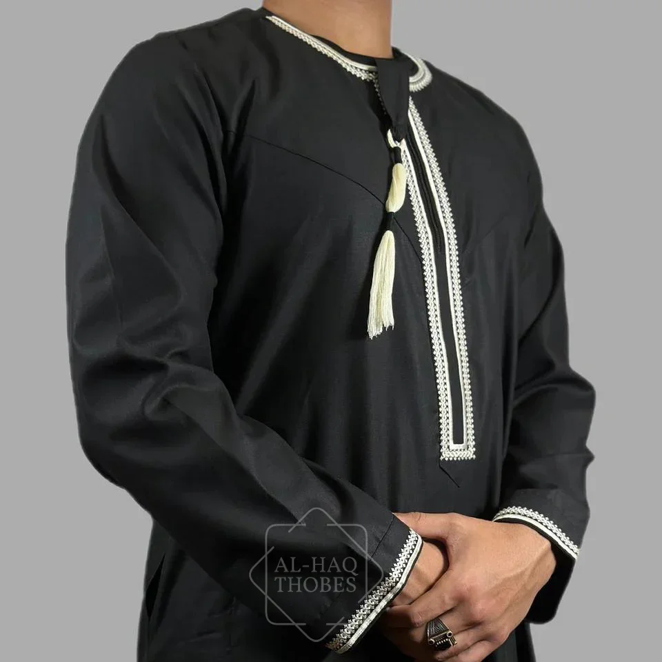 Luxury Black & White Omani Thobe