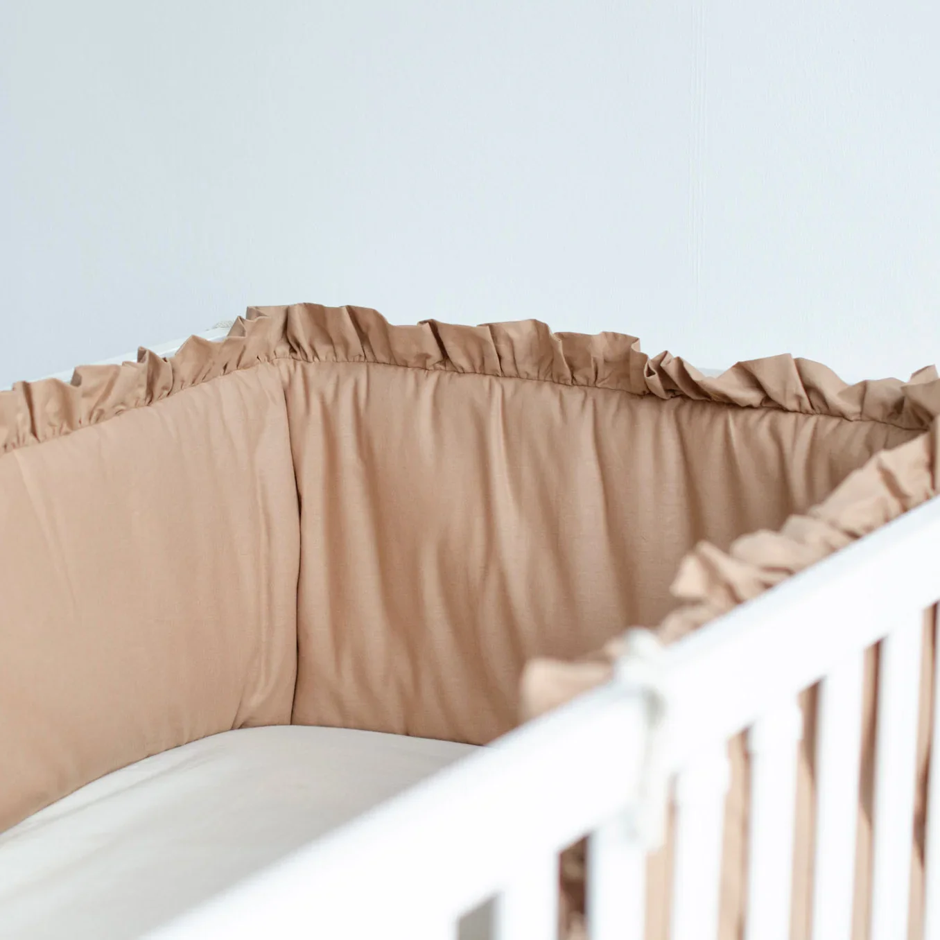 Bettumrandung Rüschen für Baby- und Beistellbetten – Hochwertig & Oeko-Tex zertifiziert