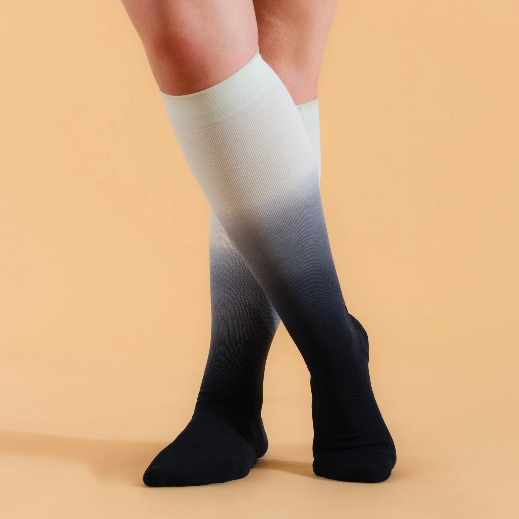 Knee-High Compression Socks – Black Ombre