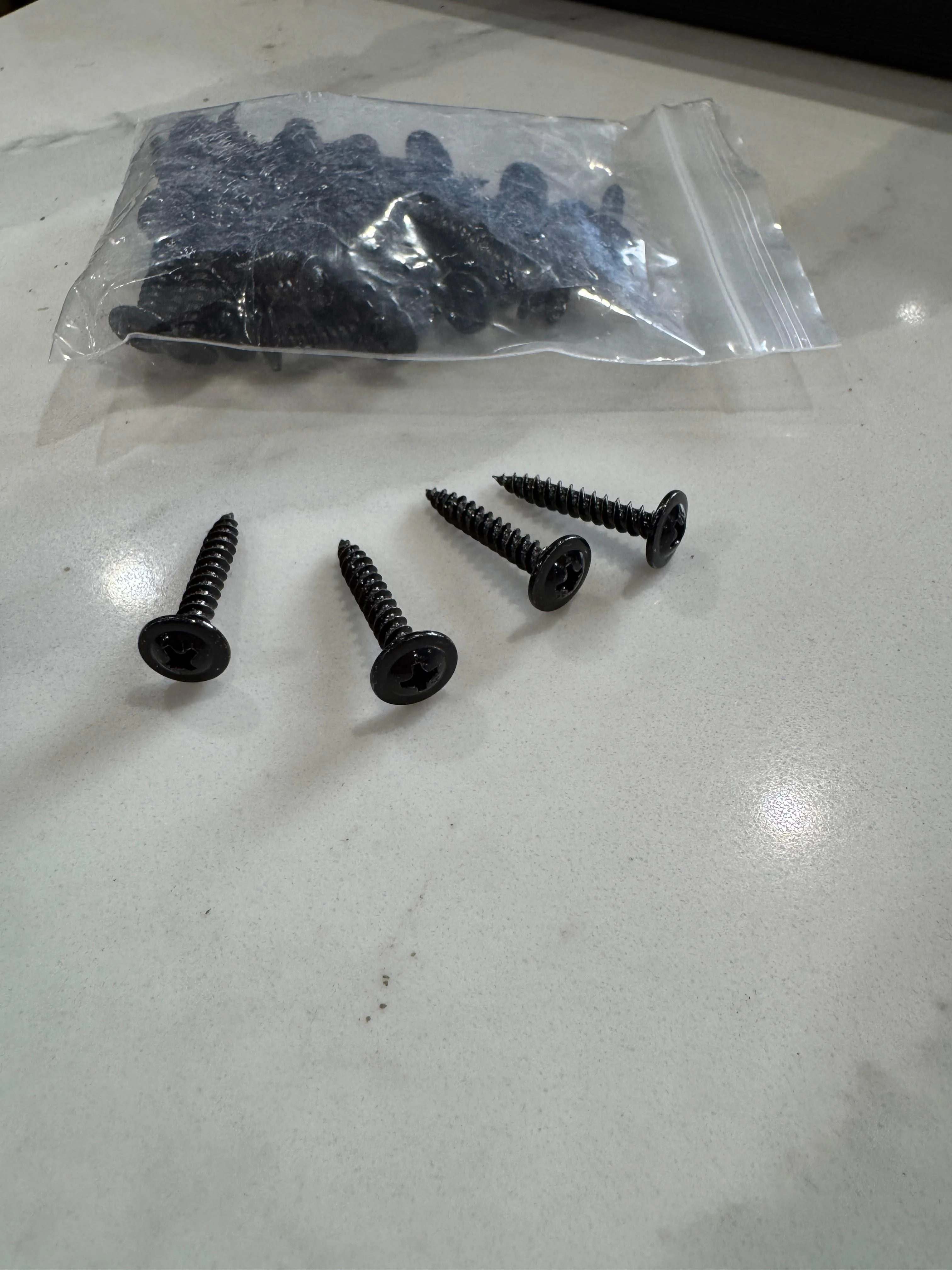 Pack of 50 Screws