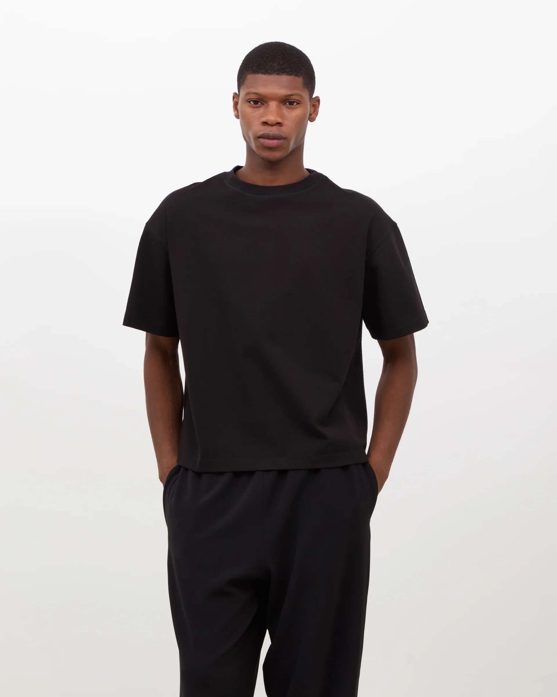 Box Fit T-shirt (Cropped) - Black