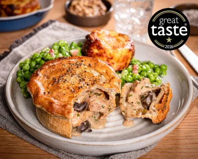 *NEW* Yorkshire Free Range Chicken & Mushroom Pie (Box of 6 x 250g)