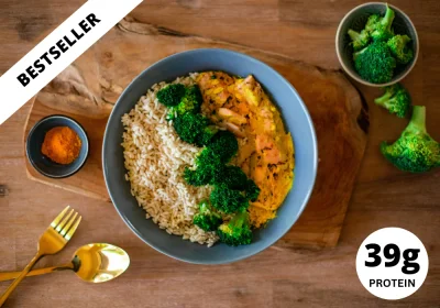 Kip, rijst, broccoli in yoghurt-curry saus