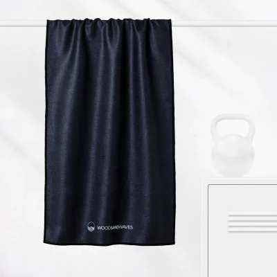 Clear Black - Sporthandtuch mit Magnet & Zipper-Tasche