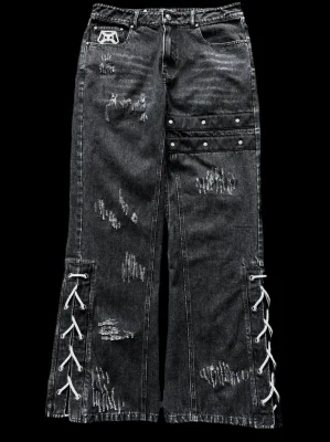 “Ichigo” Flared Jeans (Black)
