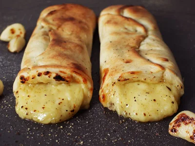 F2F - Garlic Cheese Calzones (v)