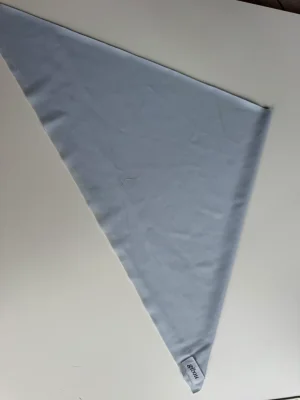 Échantillon - Bandana sport bleu glacier (trace de craie)