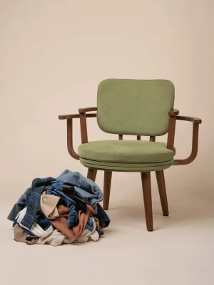 Laundry Chair (Early Access Pass)
