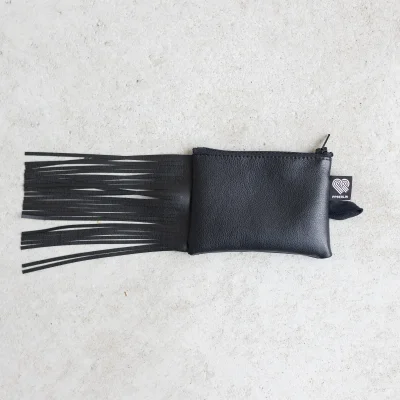 Etui Klein Kunstleder Fransen Schwarz