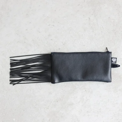 Etui Lang Kunstleder Fransen Schwarz