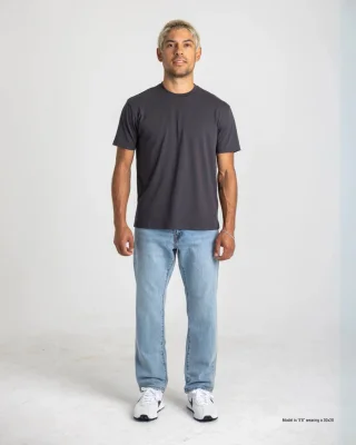 Relaxed Straight Jeans