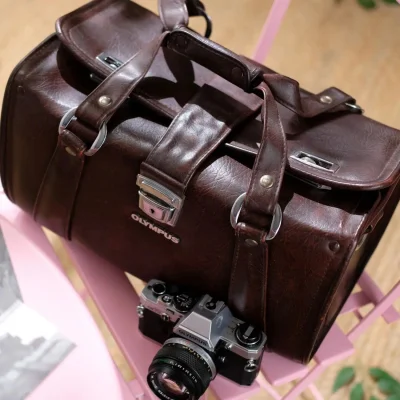Olympus Compartment Case (1975)