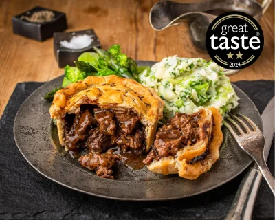 Limited Edition - Grass-Fed Yorkshire Wagyu Beef, Buffalo Blue Cheese and Riggwelter Ale Pie (Box of 6 x 250g)